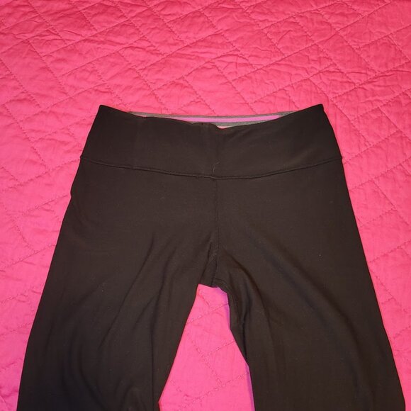 Lululemon Reversible Groove Bootcut Pants – Size 8, Black & Striped Waistband - Picture 5 of 7